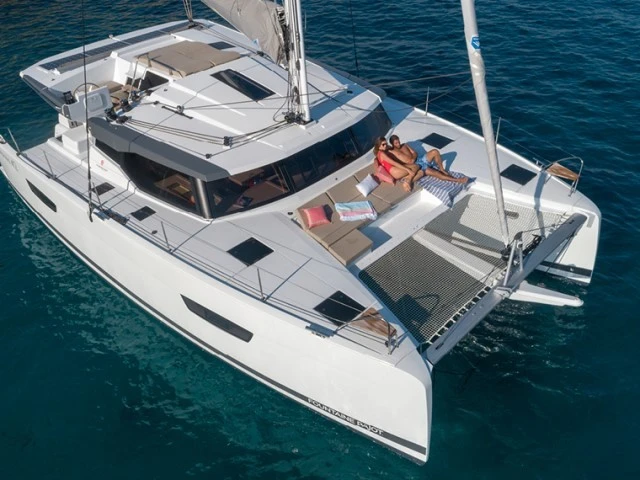 Huur een Fountaine Pajot Astrea 42 in La Paz