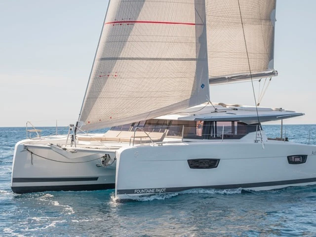 Fountaine Pajot Astrea 42 te huur van particulier of professional in Parham Town
