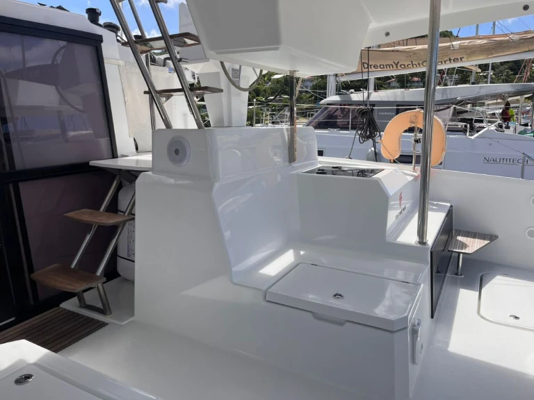 Verhuur Catamaran Fountaine Pajot met vaarbewijs
