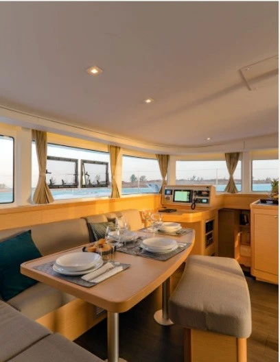 Verhuur Catamaran Lagoon met vaarbewijs