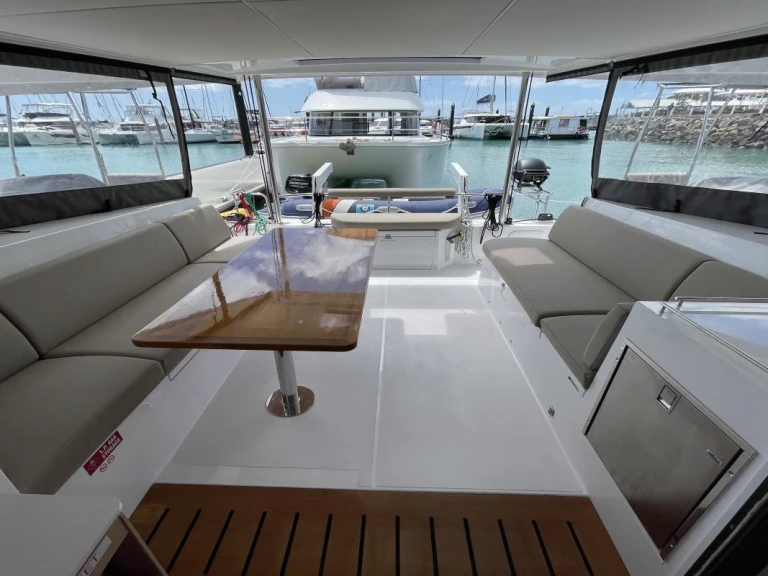 Verhuur Catamaran Bavaria met vaarbewijs