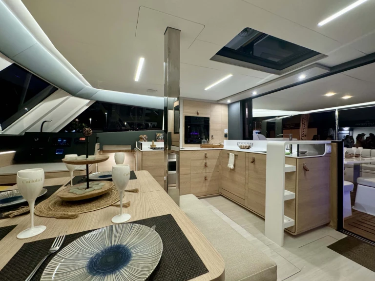 Verhuur Catamaran Aventura met vaarbewijs