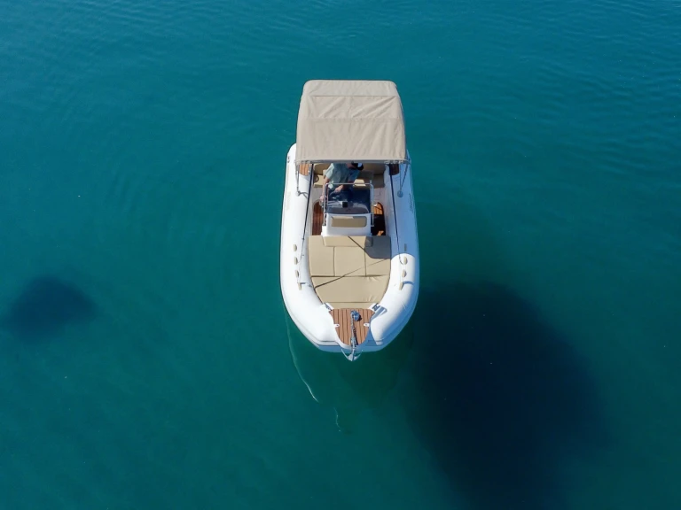 RIB te huur in Old port of Corfu voor de beste prijs