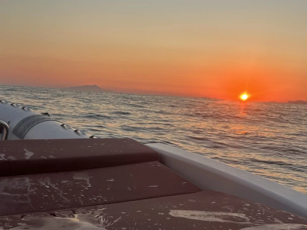 Verhuur RIB in Castellammare di Stabia - Pirelli Pzero 880 Sport