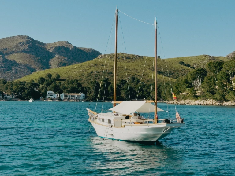 Bootverhuur Llaut Classico 1960 in Puerto de Pollensa via SamBoat
