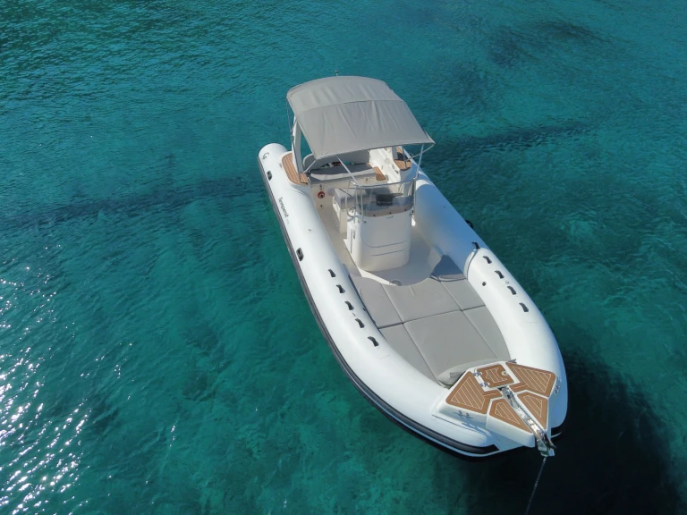 Huur een Capelli Tempest 750 in Santa Eulària des Riu