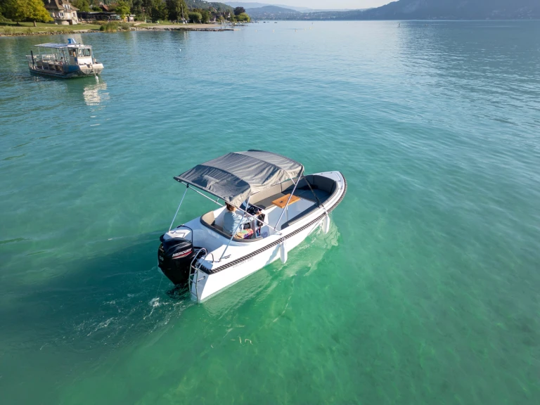 Huur een boatbuilding motor yacht boatbuilding motor yacht valory 555 in Vieux Port de Cannes