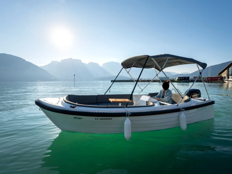 Bootverhuur boatbuilding motor yacht boatbuilding motor yacht valory 555 in Vieux Port de Cannes via SamBoat