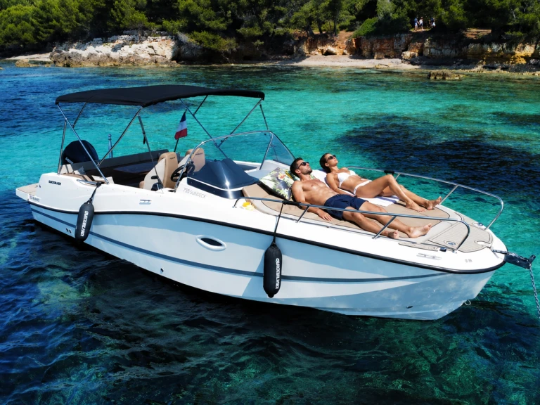 Bootverhuur Quicksilver Quicksilver 605 Sundeck in Mandelieu-la-Napoule via SamBoat