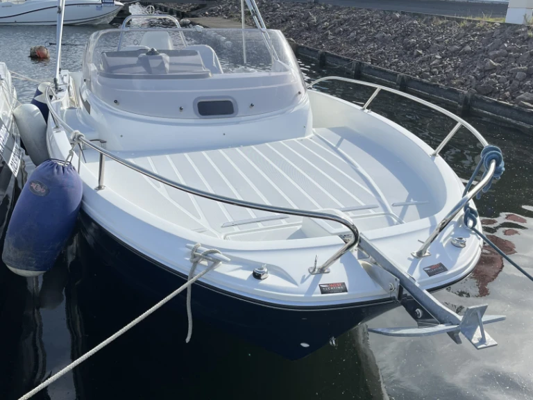 Verhuur Motorboot Jeanneau met vaarbewijs
