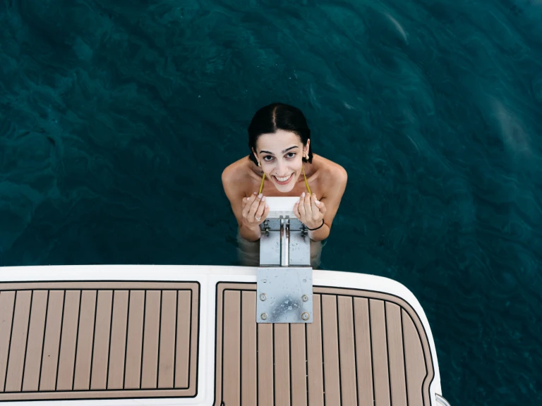 Verhuur Motorboot in Mílos - Sea Ray SDX 250