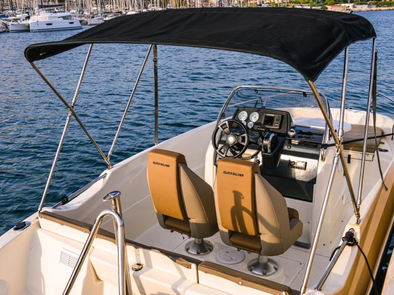 Bootverhuur Quicksilver Activ 555 Open in Marseille via SamBoat