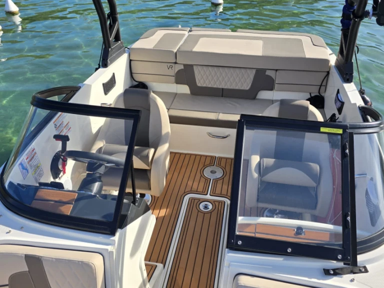 Bayliner VR4 te huur van particulier of professional in Annecy