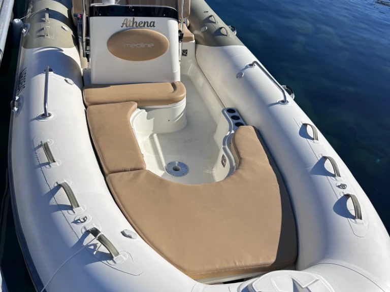 Huur een Zodiac Medline 550 in Pietrosella