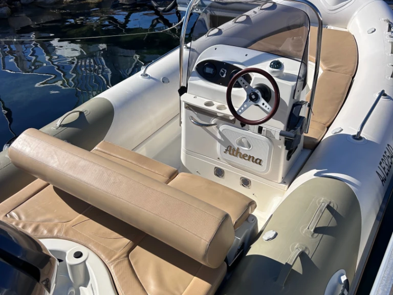 Verhuur RIB in Pietrosella - Zodiac Medline 550