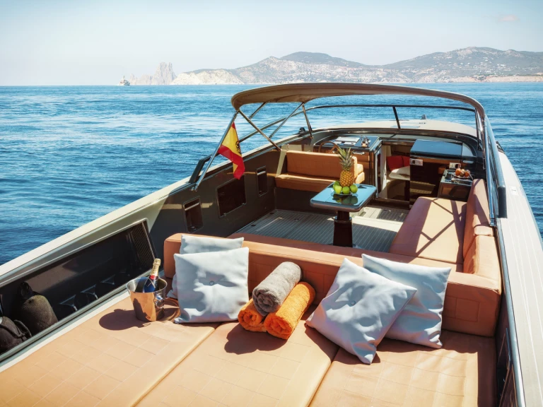 Bootverhuur Marina Botafoch goedkoop VanDutch 40