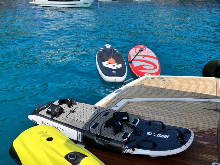 Jacht te huur in Antibes voor de beste prijs