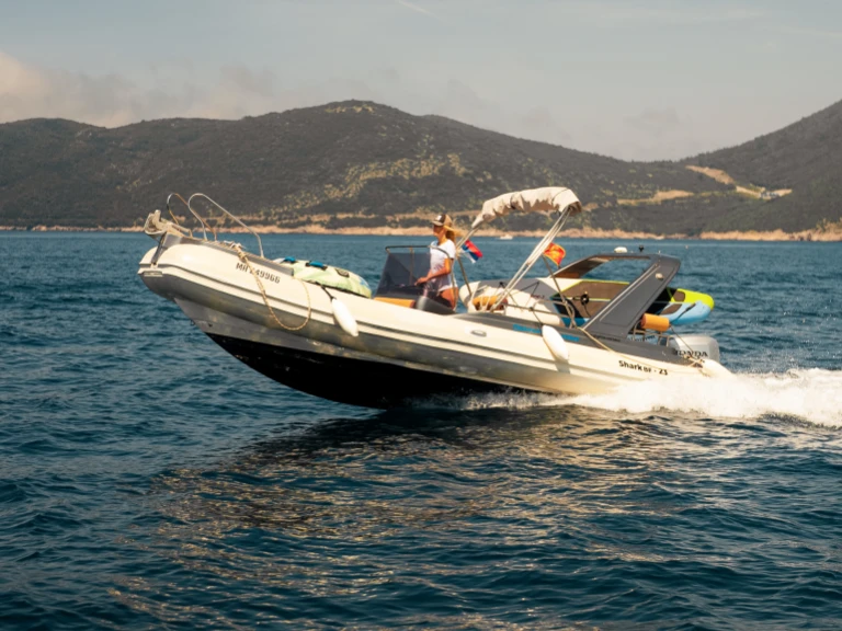 Verhuur RIB Shark met vaarbewijs