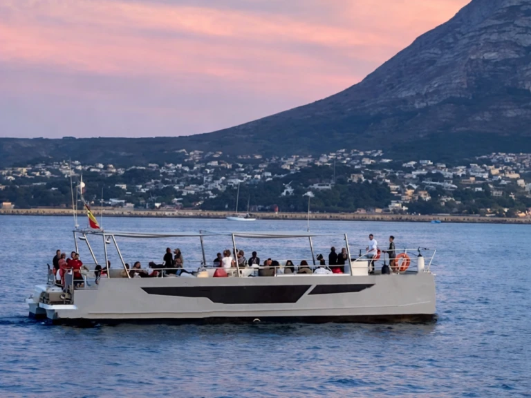Jachthuur in Puerto Marina Benalmadena - Serenity Catamarán via SamBoat