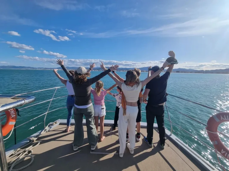 Huur een Serenity Catamarán in Puerto Marina Benalmadena