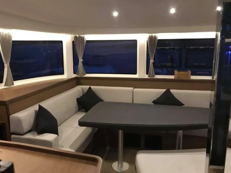 Verhuur Catamaran in Rhodes (City) - Lagoon Lagoon 42