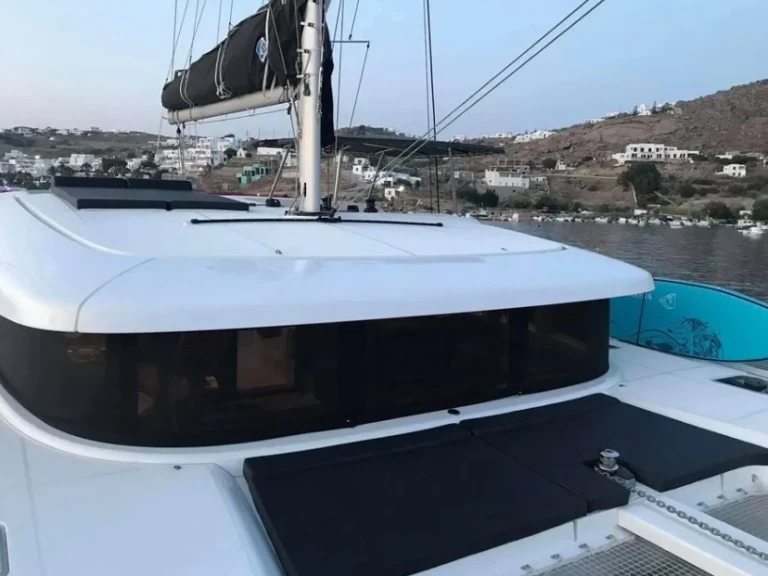 Verhuur Catamaran Lagoon met vaarbewijs