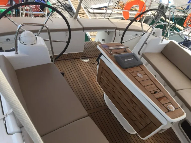 Verhuur Zeilboot in Álimos - Bénéteau Oceanis 50 Family