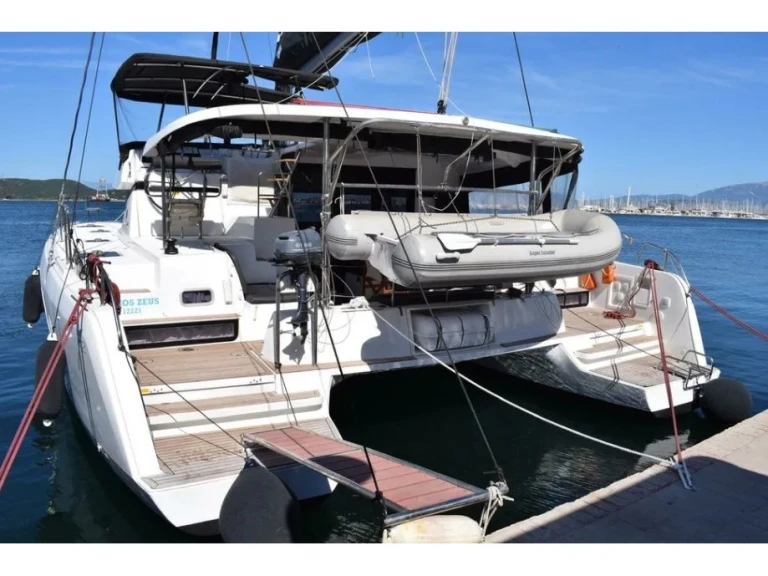 Verhuur Catamaran Lagoon met vaarbewijs
