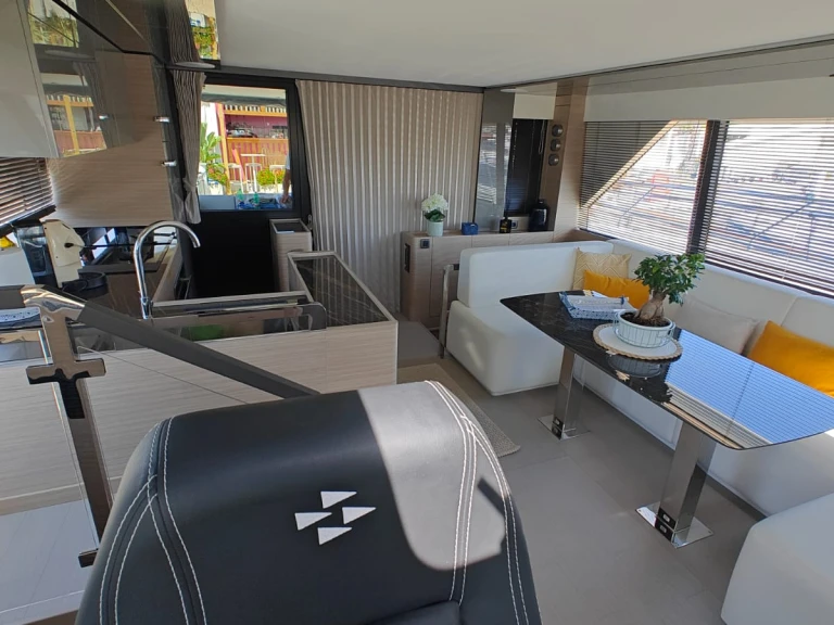 Verhuur Motorboot in Castellammare di Stabia - Prestige Prestige M48