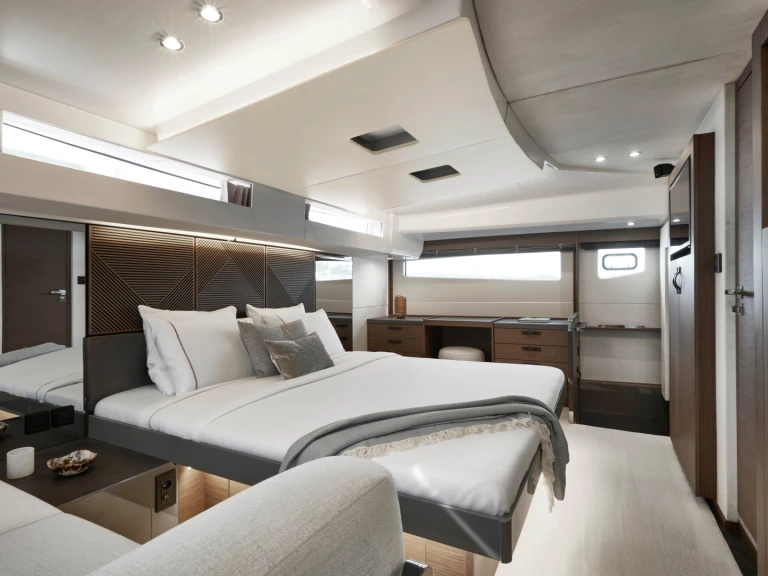 Bootverhuur Prestige Prestige M48 in Castellammare di Stabia via SamBoat