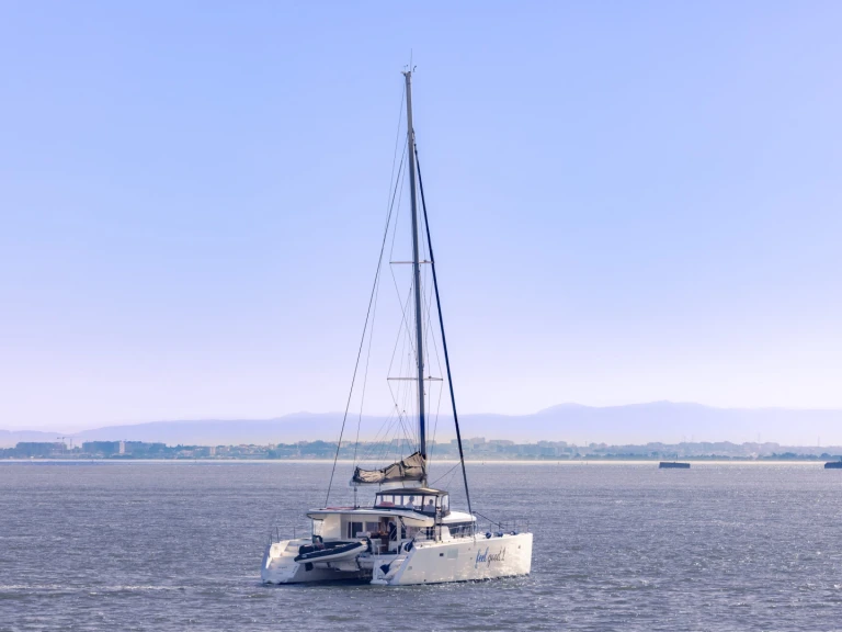 Verhuur Catamaran Lagoon met vaarbewijs