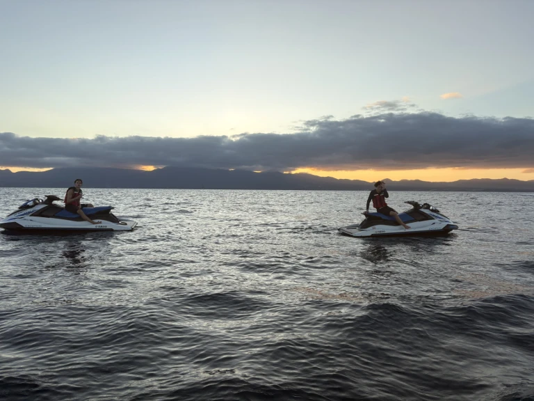 Verhuur Jet Ski Yamaha met vaarbewijs