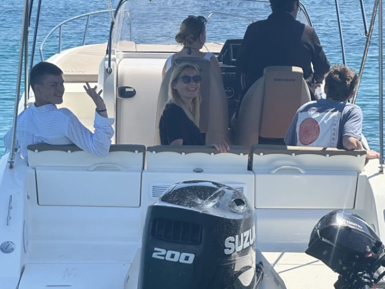 Motorboot te huur in Kolýmpia voor de beste prijs