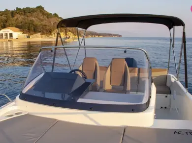 Jachthuur in Kolýmpia - Quicksilver Activ 675 Sundeck via SamBoat