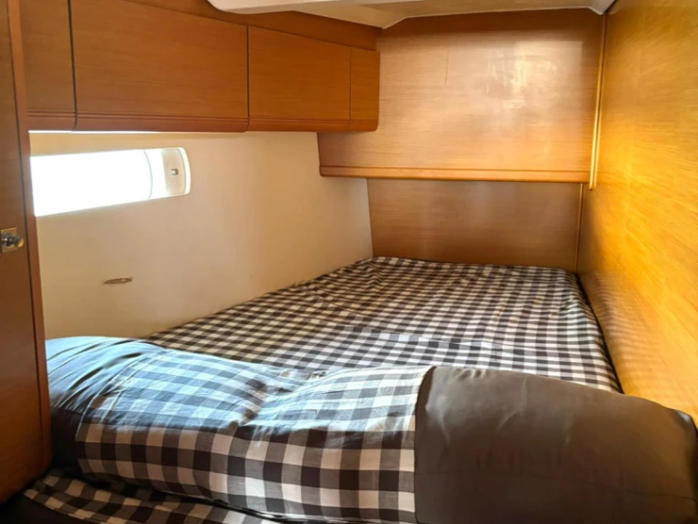 Huur een Jeanneau Sun Odyssey 509 in La Pobla de Farnals