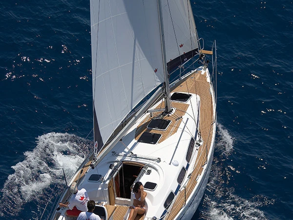 Bootverhuur Bavaria Bavaria 39 Cruiser in Tribunj via SamBoat
