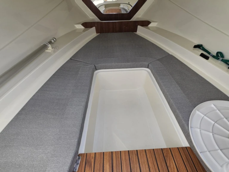Bootverhuur Quicksilver Activ 755 Sundeck in Propriano via SamBoat