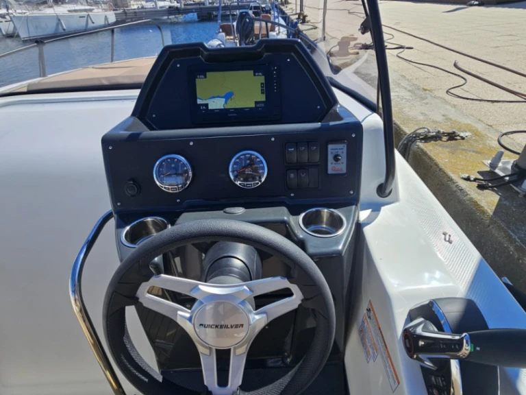 Bootverhuur Propriano goedkoop Activ 755 Sundeck