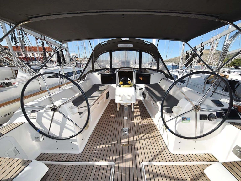 Bootverhuur Pula goedkoop Dufour 382 Grand Large