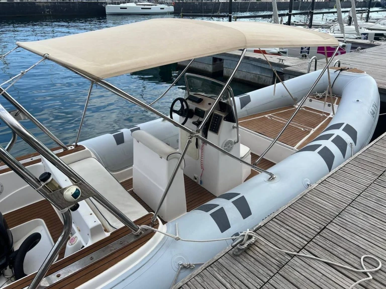 Bootverhuur Tivat goedkoop Stingray Predator 640