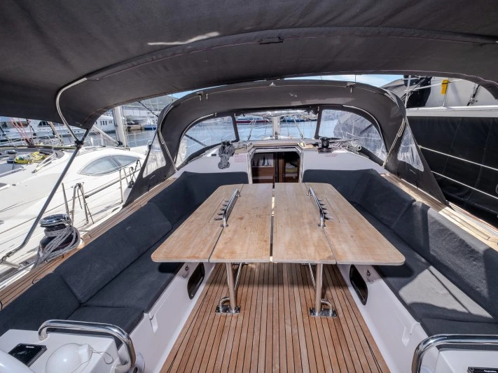 Bootverhuur Elan Impression 50.1 in Šibenik via SamBoat