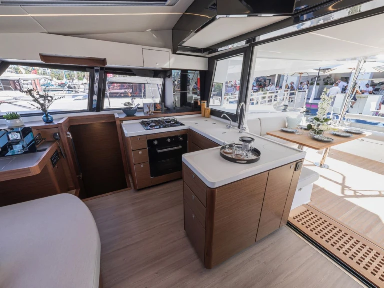 Huur een Nautitech Nautitech 46 Fly in Álimos