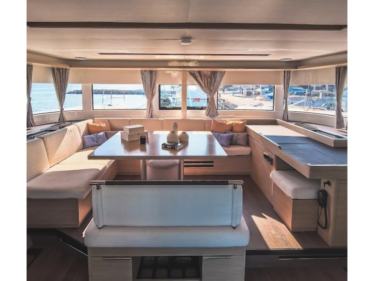 Verhuur Catamaran in Toúrlos - Lagoon Lagoon 51