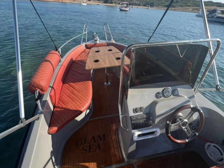 Bootverhuur Athens Marina goedkoop COBRA 495