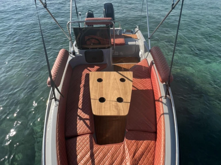 Verhuur Motorboot in Athens Marina - ISATEK TEKNE COBRA 495