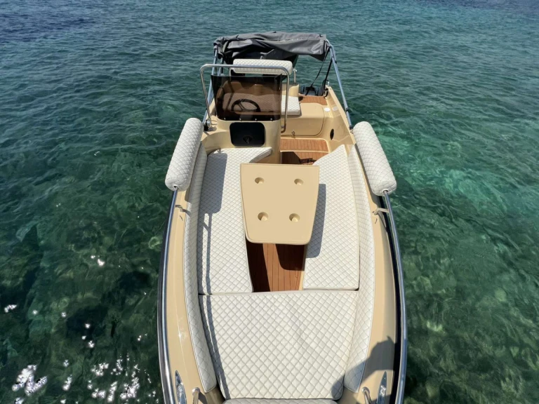 Huur Motorboot met of zonder schipper ISATEK TEKNE in Glyfáda