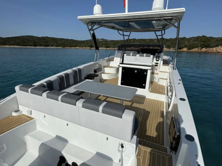 Motorboot te huur in Marina di Portisco voor de beste prijs
