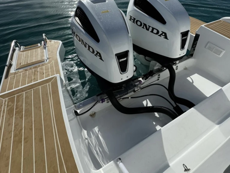 Saver Saver 330 Sport te huur van particulier of professional in Marina di Portisco