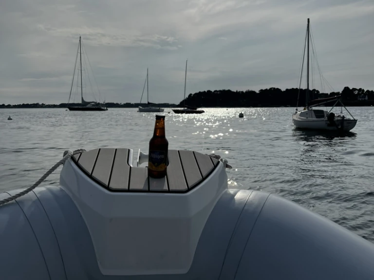 Huur RIB met of zonder schipper Zodiac in Arzon