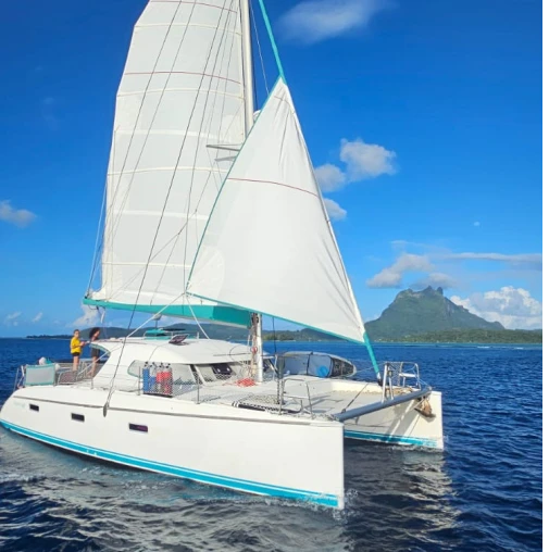 Verhuur Catamaran Nautitech met vaarbewijs